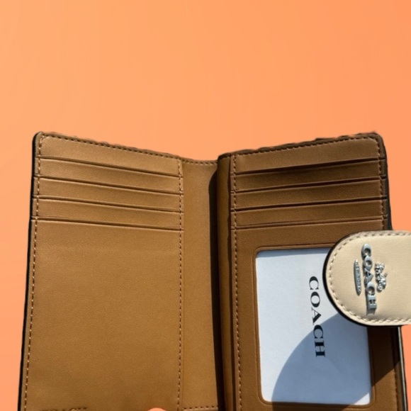 Coach Medium Corner Zip Wallet Light Cream With Floral Print - Picture 4 of 9